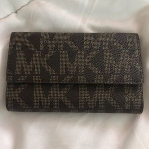 MK Logo wallet.